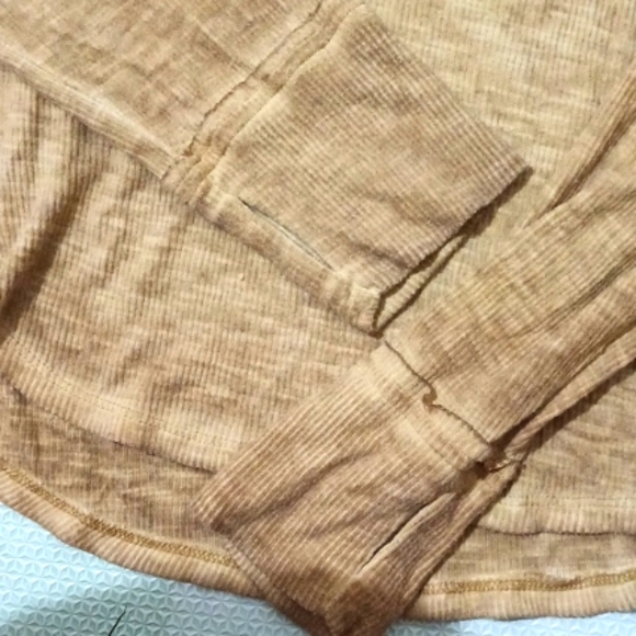 Free People Zenith High Low Thumbhole Top size S - Picture 6 of 12